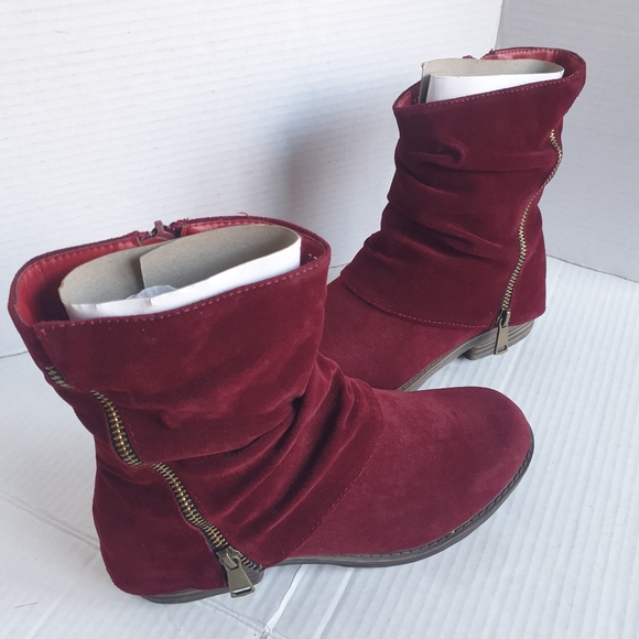 French Blue Americana Burgundy Wine Faux-Suede Ruched Ankle Zip-Up Booties Sz 38 - Picture 7 of 16